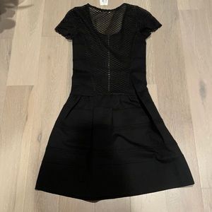 viscose/polyamide dress. Zipper front, mesh back